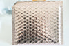 Enveloppes à bulles en plastique rose clair brillant,un emballage auto-adhésif pour vos expéditions, 150x130mm, x9 G4796