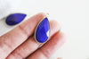 Pendentif goutte jade violet clair ou foncé doré, pendentif jade, pendentif pierre,jade naturel, jade teinté bleu,33mm, x1 G0963