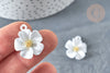 Pendentif zamac fleur blanche 23,5mm, perles zamac,bijou fleur blanche, X1 G7361