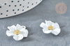 Pendentif zamac fleur blanche 23,5mm, perles zamac,bijou fleur blanche, X1 G7361