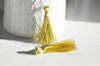 Pompon doré ,pompon décoration, scrapbooking,pompon soie, accessoire,longueur 4.8cm, x1 G1618