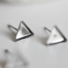 clous-puces oreille platine triangle 8x7mm, x10 (G1796)